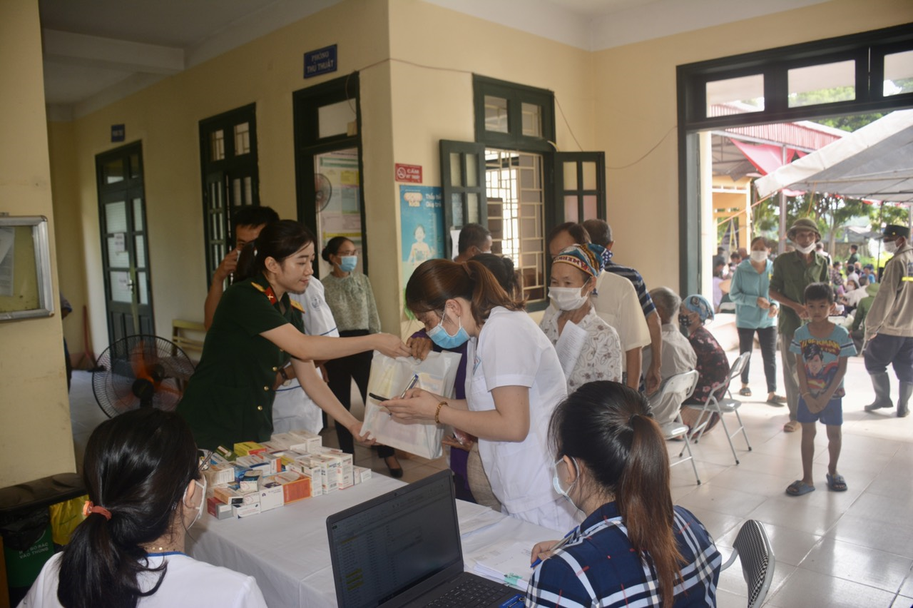 Chương trình Quân dân y kết hợp-Gắn bó tình cảm keo sơn